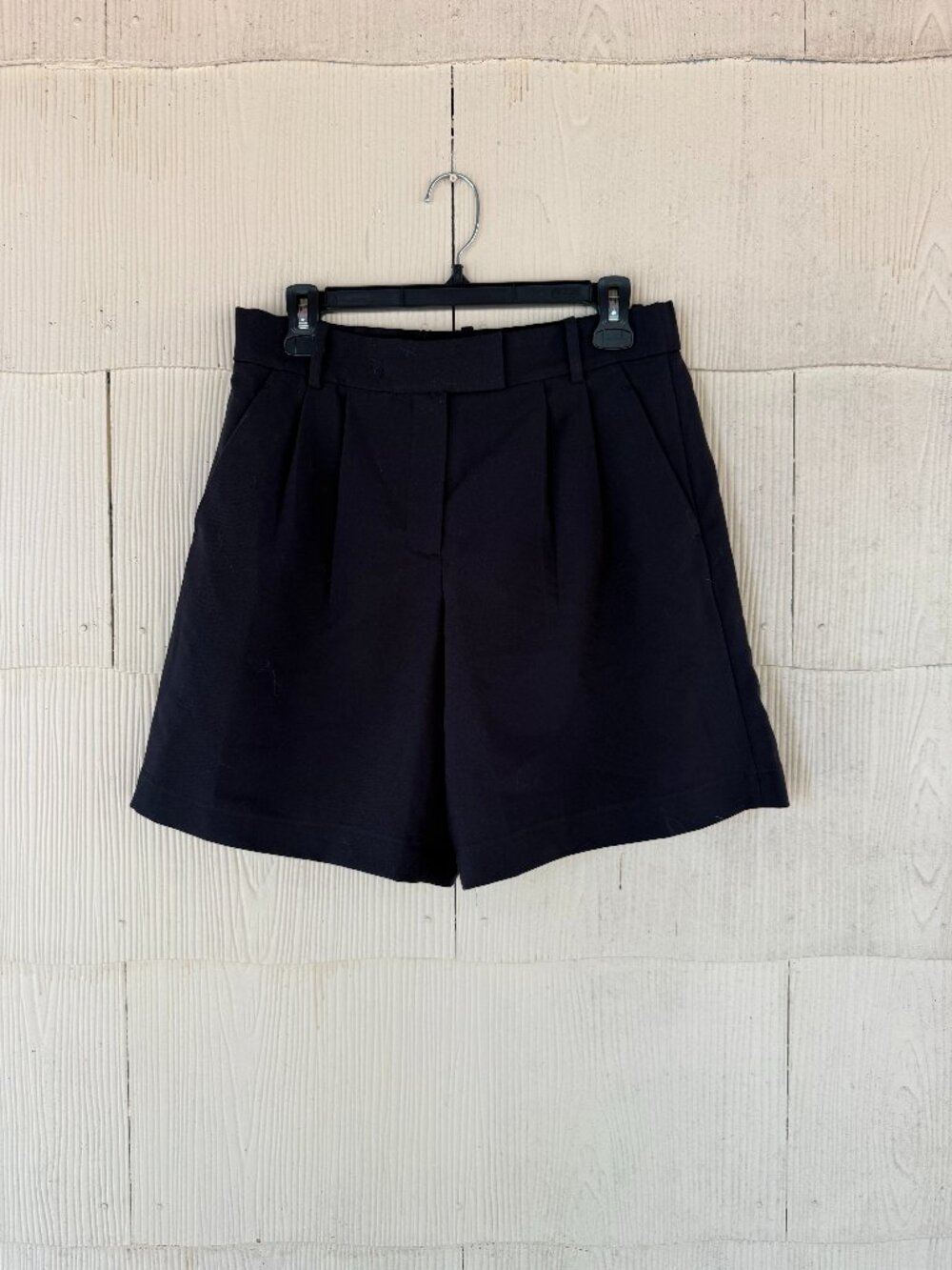 Abercrombie & Fitch Sloane Tailored Pleated Shorts 🖤